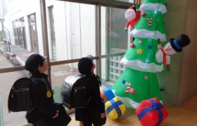 学校内はクリスマス一色！