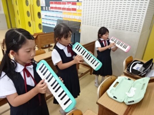 音楽の授業（1年生・3年生）