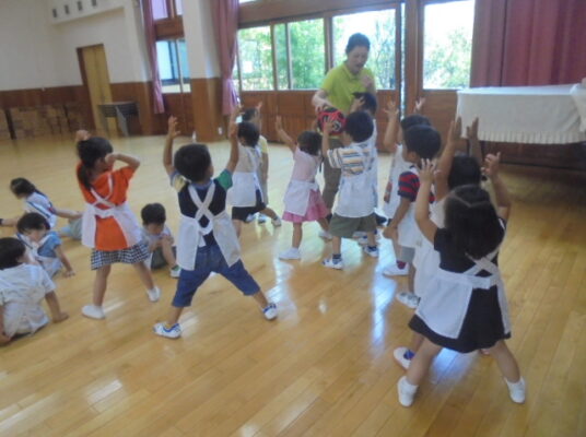 猛暑に逆戻りで室内遊び